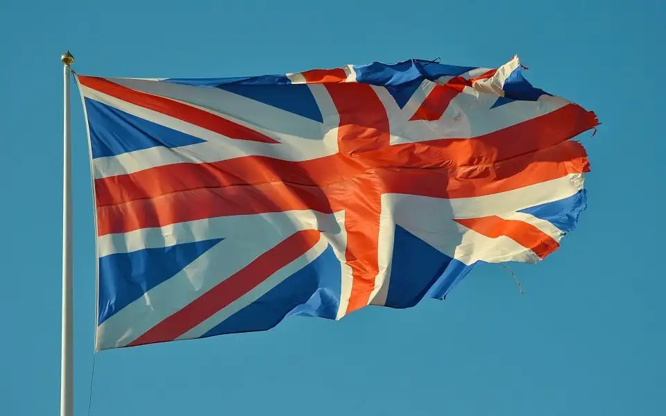 Taxa de desemprego no Reino Unido permanece nos 4,2% até outubro