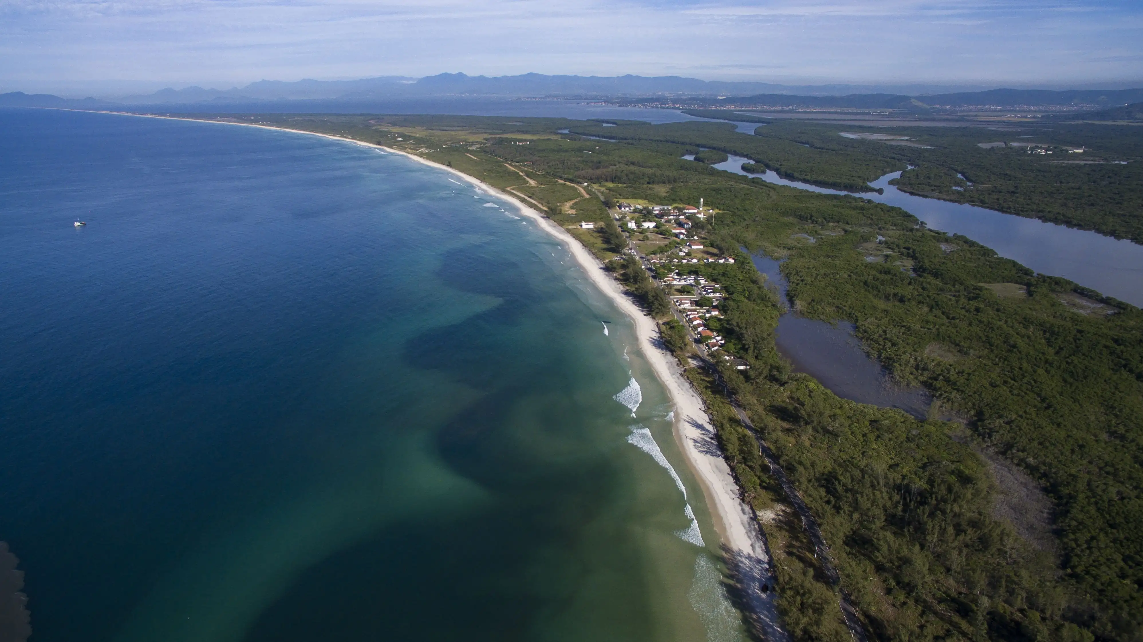 Saiba quais são as praias reservadas onde os presidentes do Brasil passam as festas de fim de ano
