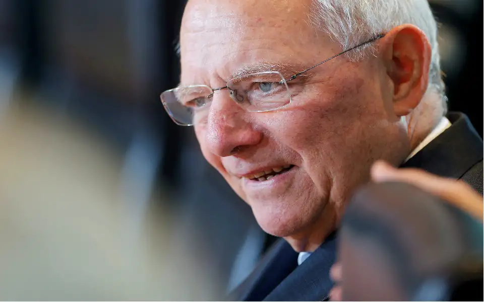 Schäuble: entre os elogios internos pela reunificação e as críticas no Sul pela austeridade