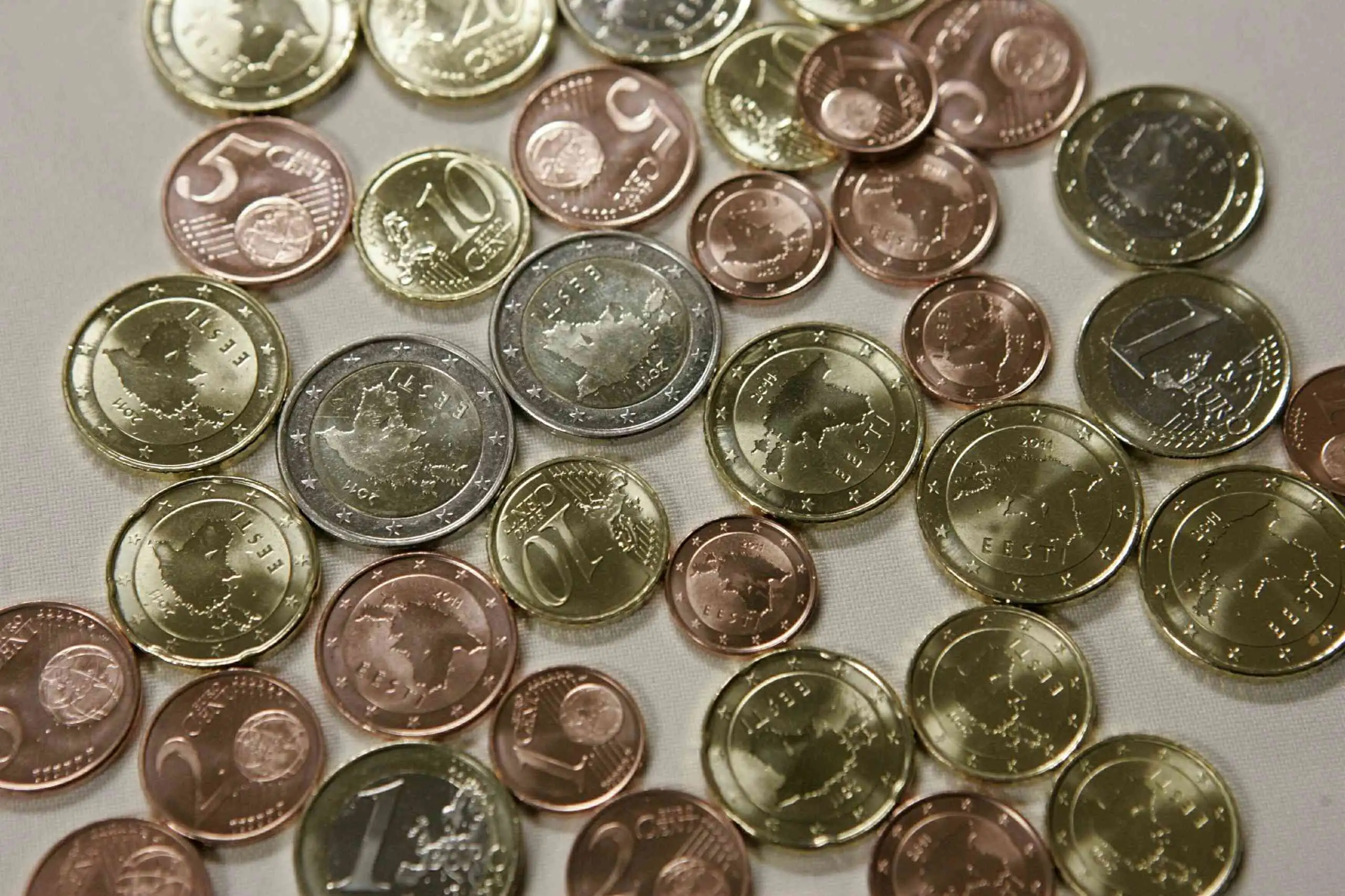 Taxa de poupança das famílias aumenta para 6,6% no 3.º trimestre