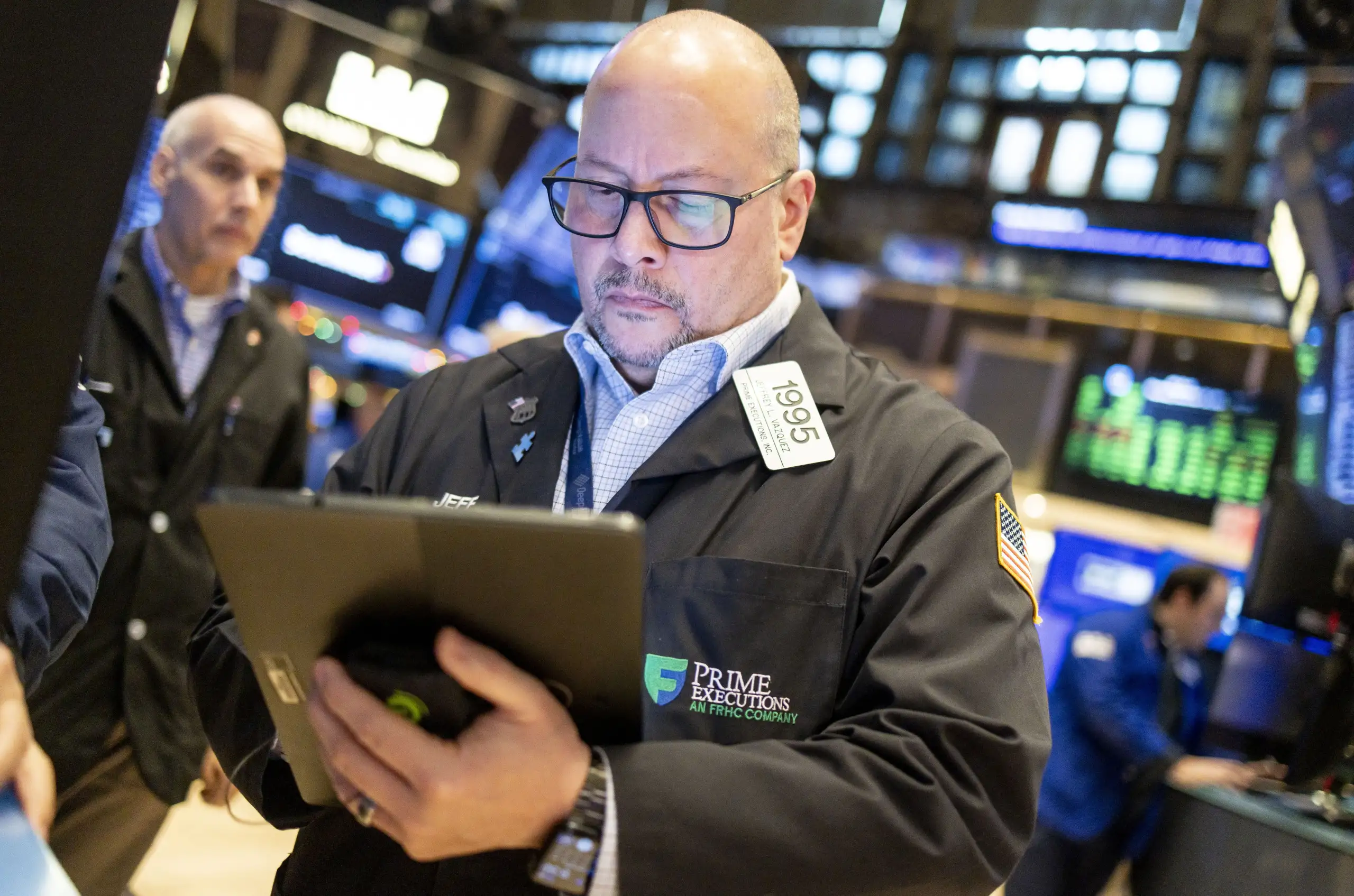 Wall Street fecha em alta ligeira após robustas estatísticas laborais