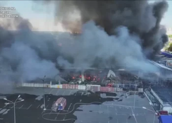 Ataque russo em Kharkiv é o mais mortal em semanas; número de vítimas sobe para 18