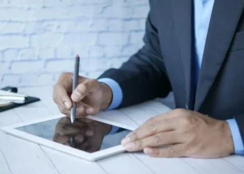 “Desmistificando as Finanças: Como Ter Sucesso nos Investimentos”