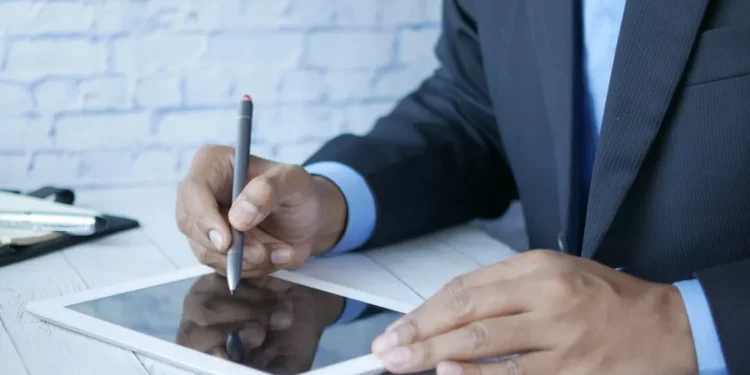 “Desmistificando as Finanças: Como Ter Sucesso nos Investimentos”