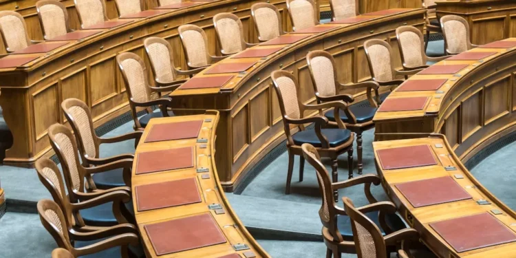 “Política: Além dos Escândalos – Experiências Positivas”