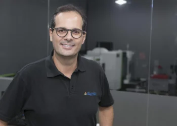 CEO da Alltech apresenta painel sobre liderança e inovação em Joinville