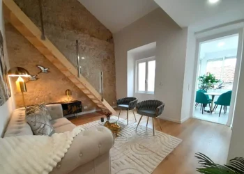 Apartamento T3 remodelado em Benfica