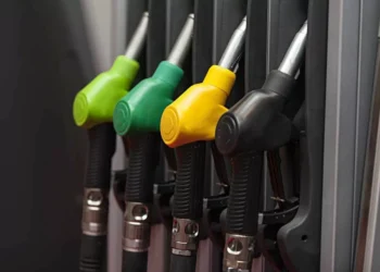 Precisa de abastecer? Esperar até 2.ª-feira compensa (eis as previsões)