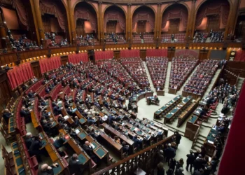 “Política: do conflito à mudança positiva”