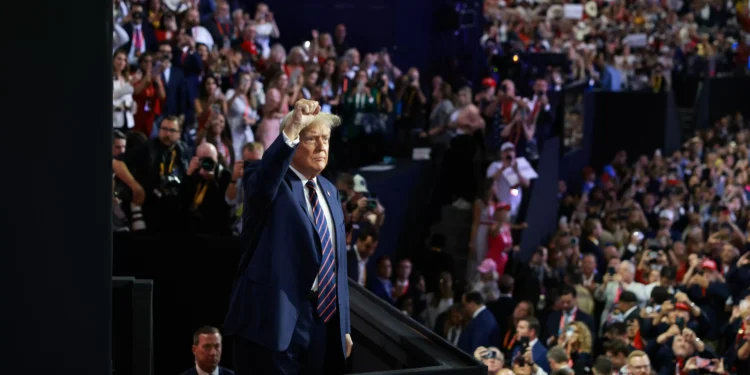 Análise: Trump triunfa enquanto Biden mergulha numa crise cada vez pior