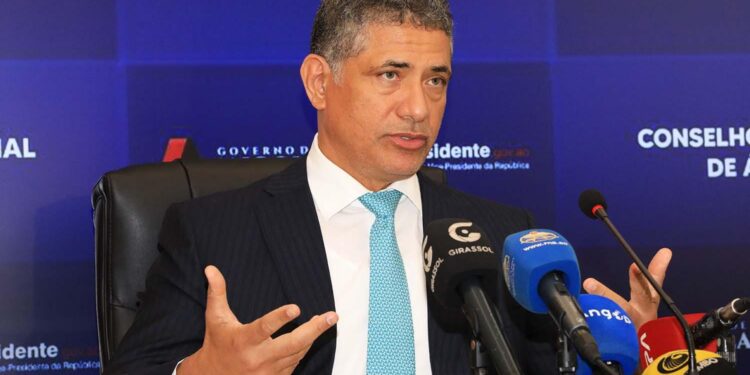 Delegação de Angola está presente na abertura oficial da 14ª Assembleia da Agência Internacional para as Energias Renováveis nos Emirados Árabes Unidos.