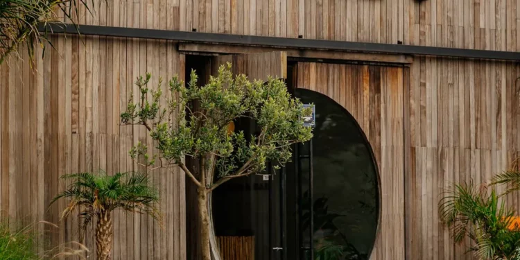 “Economia: Produção, Distribuição e Utilização de Recursos”