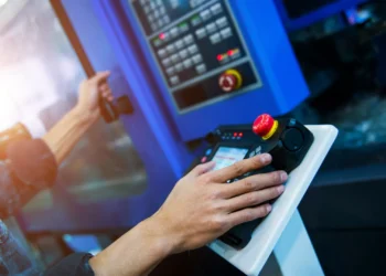 Produção industrial recua na UE mas Portugal tem 2.ª maior subida