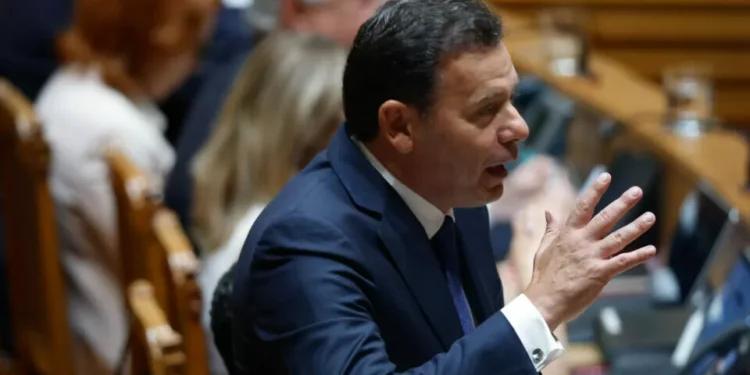 Montenegro defende “legítima ambição” de ver português língua oficial na ONU