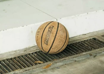 “Explorando a paixão pelos esportes: benefícios e diversão”