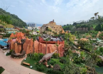 Parque Aventura Jurássica completa um ano em Balneário Camboriú