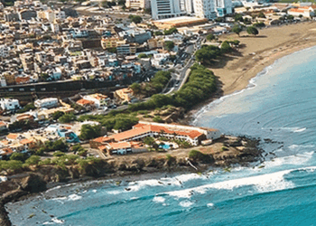 Cabo Verde: 130 mil alunos e 7.500 professores regressam às aulas