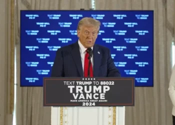 Trump diz que foi “uma honra estar envolvido” no polêmico comício em Nova York