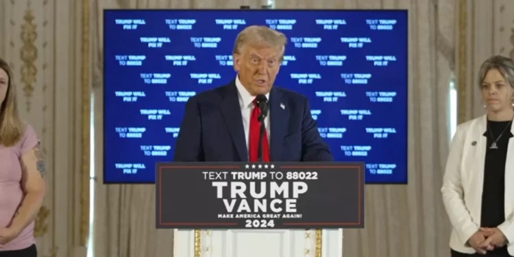 Trump diz que foi “uma honra estar envolvido” no polêmico comício em Nova York