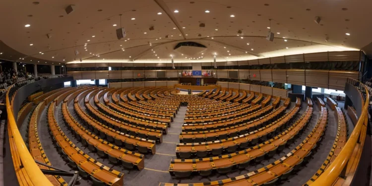 “Revisitando a Política: Possibilidades de Transformação”