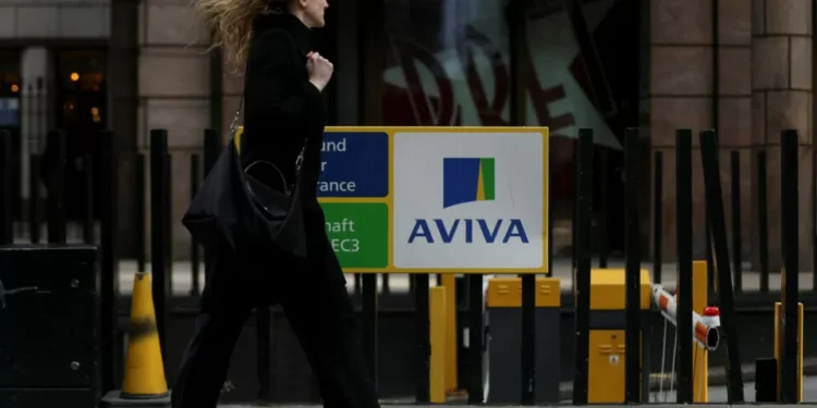 Britânica Aviva compra Diret Line por 4,46 mil milhões de euros