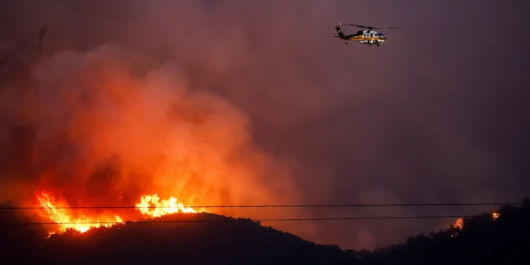 Há “grande preocupação” de que incêndios aumentem, diz autoridade da Califórnia