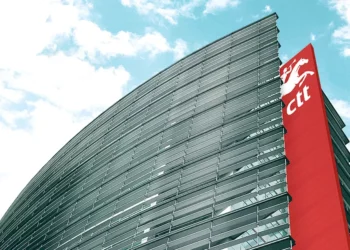 Relação dá parcialmente razão aos CTT e reduz coima da Anacom para 275 mil euros