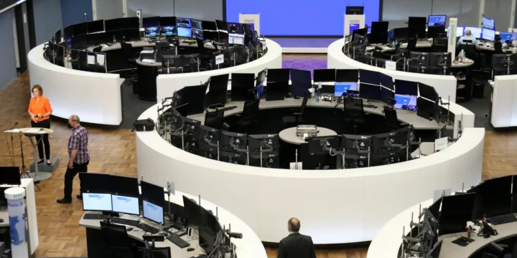 Bolsas da Europa fecham em queda sob ameaça de novas tarifas de Trump