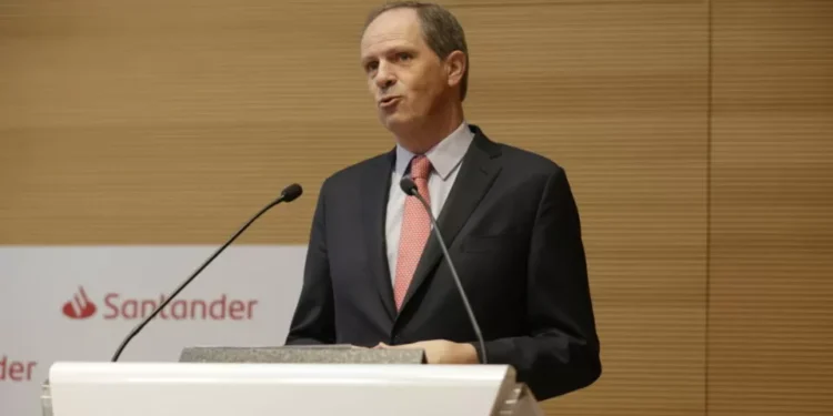 Santander Totta pede registo de fusão das participadas