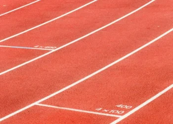 “Superando limites: Os benefícios dos esportes na vida”