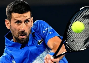 Promessa de 19 anos surpreende, vence Djokovic e é campeão do Miami Open