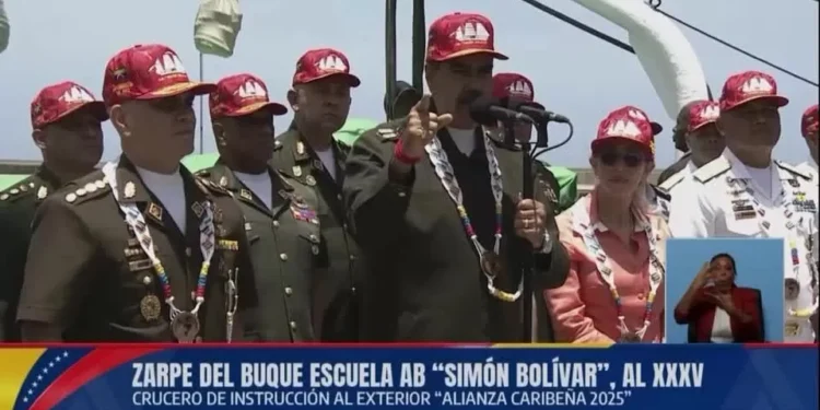 Maduro chama prisões em El Salvador de “campos de concentração”