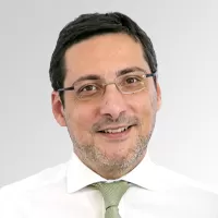 Prioridade à política industrial