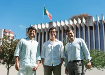 Bling Energy e Importrust estabelecem parceria para carregar veículos elétricos com energia solar