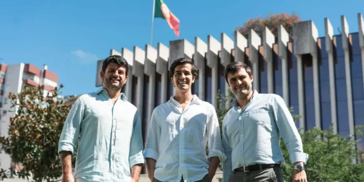 Bling Energy e Importrust estabelecem parceria para carregar veículos elétricos com energia solar