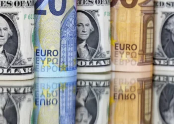 Euro baixa mas continua acima de 1,09 dólares