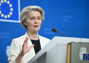 UE “aberta a negociações” mas adverte EUA que responderá a guerra comercial