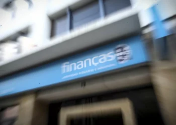 Novas carreiras das Finanças terão suplemento consoante desempenho