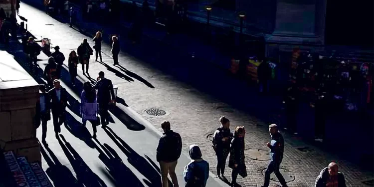 Especialista alerta que raparigas são cada vez mais manipuladas pelos rapazes