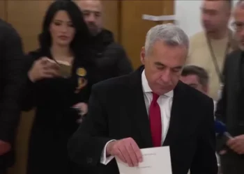 Mark Carney vence disputa partidária e se tornará próximo premiê do Canadá