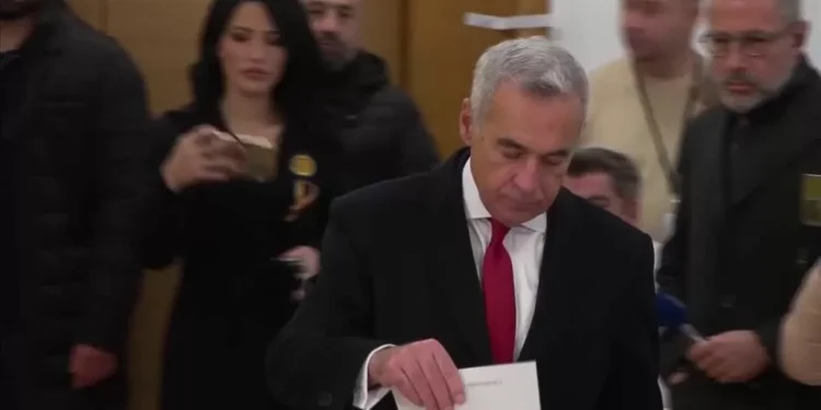 Mark Carney vence disputa partidária e se tornará próximo premiê do Canadá