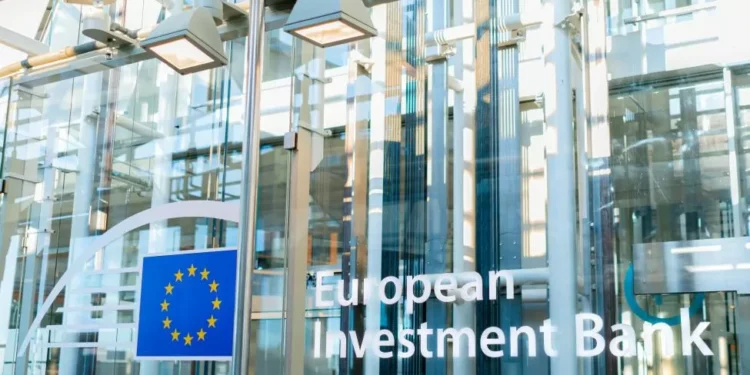 BEI vai apresentar relatório de investimento que analisa tendências de investimento de 12 mil empresas europeias