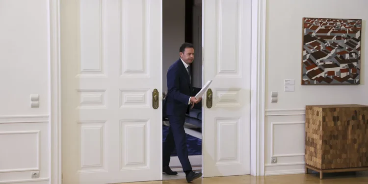 ANAC autoriza voos noturnos e entidades apoiam passageiros em Lisboa