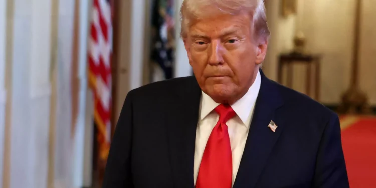 Trump anuncia “programa de autodeportação” em entrevista; entenda