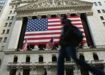 Wall Street abre sem rumo semana cheia de indicadores e resultados