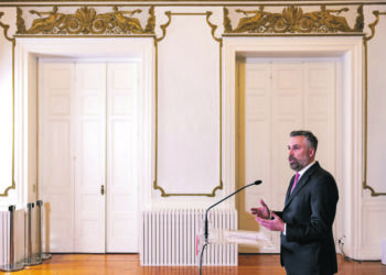 MP abre investigação preventiva a Pedro Nuno Santos