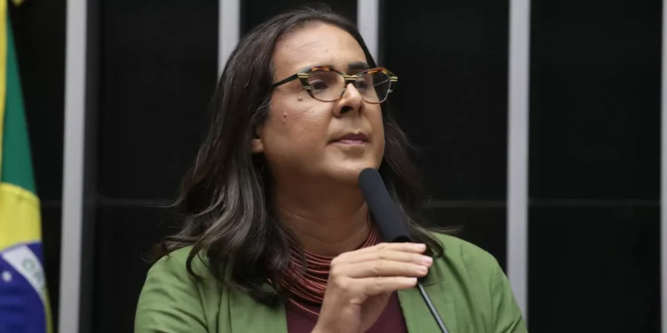 O Grande Debate: Visto de Erika Hilton gera embate diplomático com EUA?