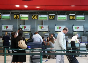 Apagão: ANA aciona geradores de emergência, aeroporto de Lisboa com mais limitações