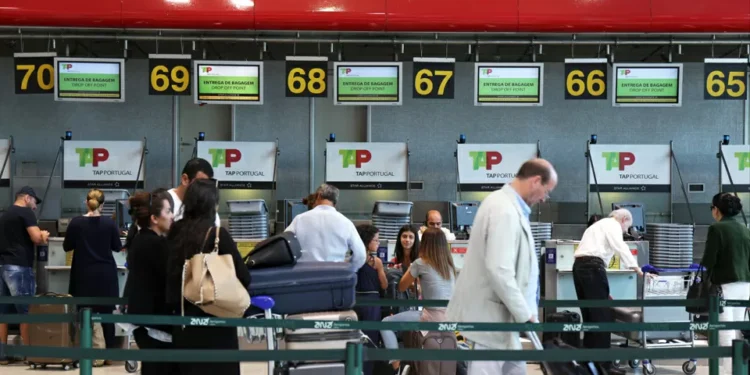 Apagão: ANA aciona geradores de emergência, aeroporto de Lisboa com mais limitações