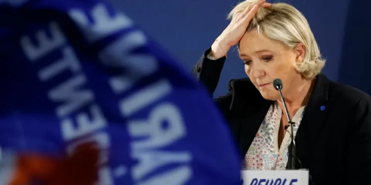 Tribunal francês prevê julgamento com decisão sobre inelegibilidade de Le Pen “no verão de 2026”